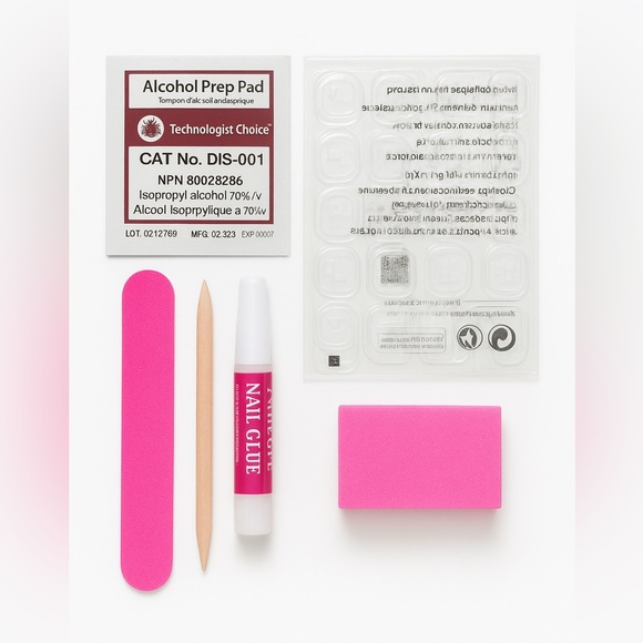 7 Piece Press-On Nails Kit - Picture 4 of 4